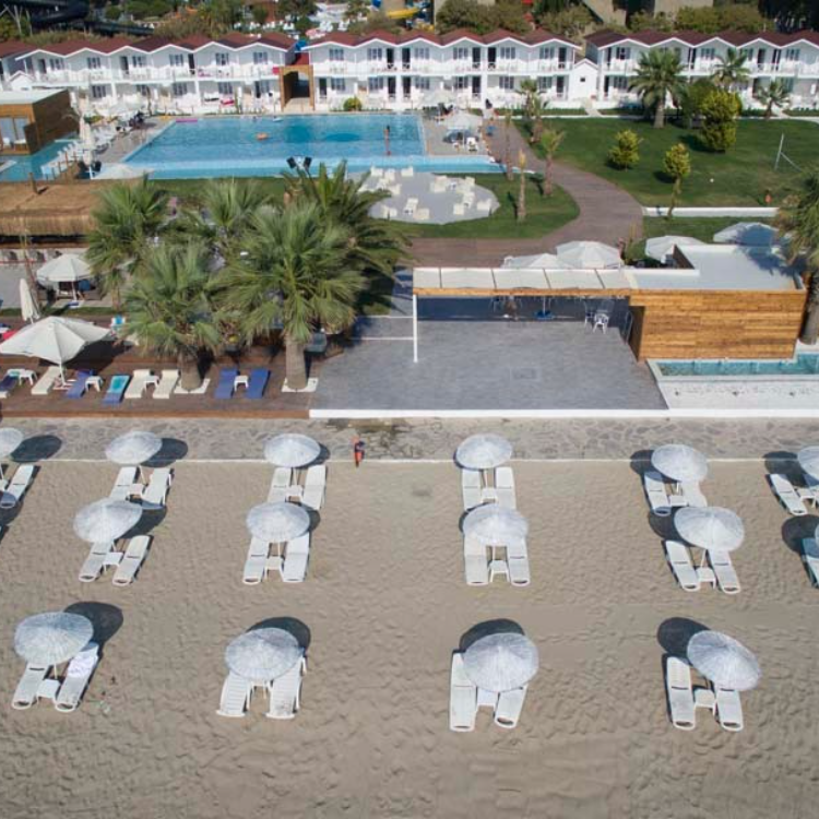 Risus Beach Resort