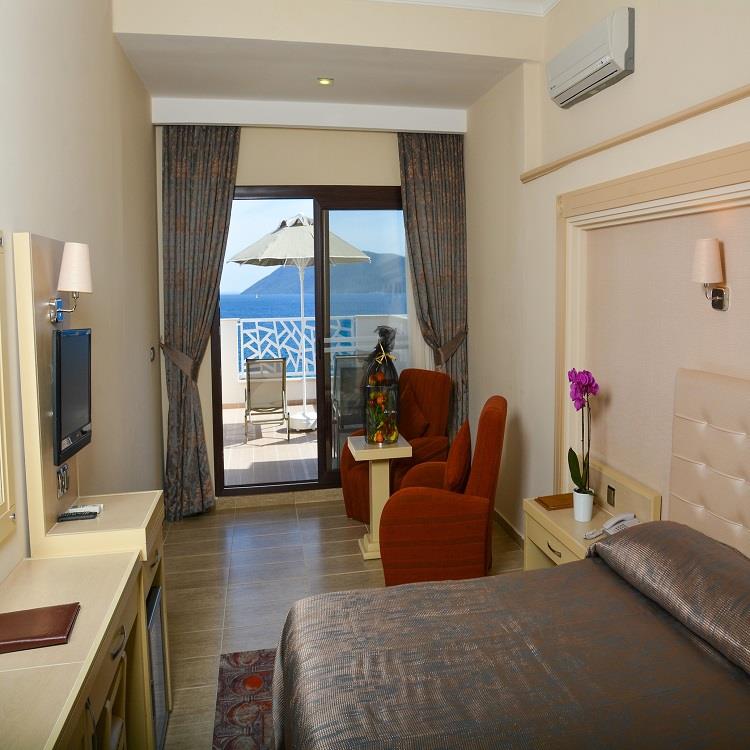 Azka Otel
