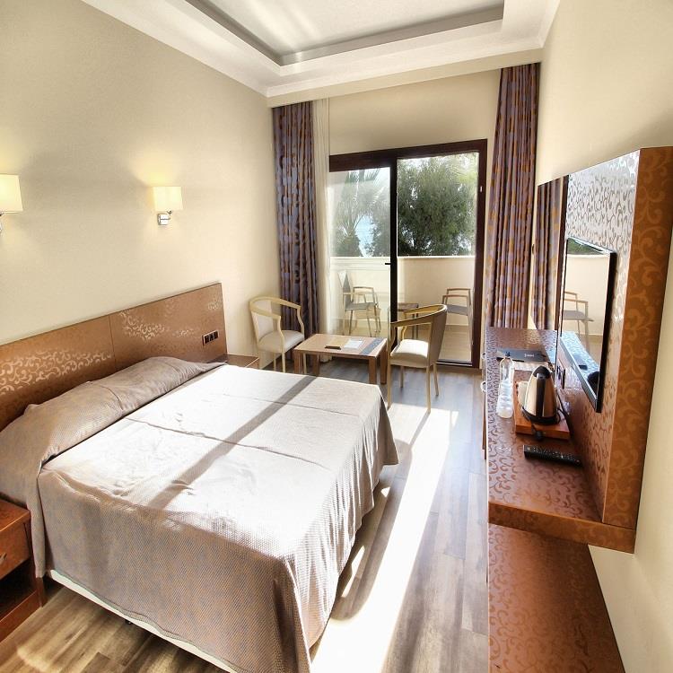 Azka Otel