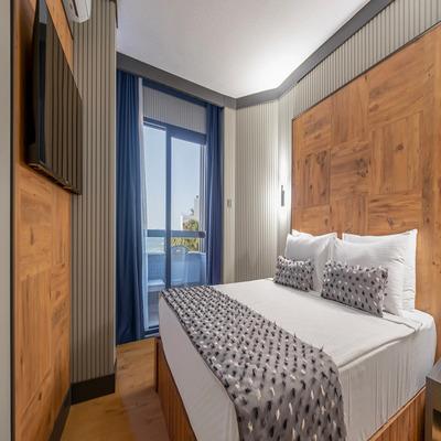 Jura Ada Beach Hotel