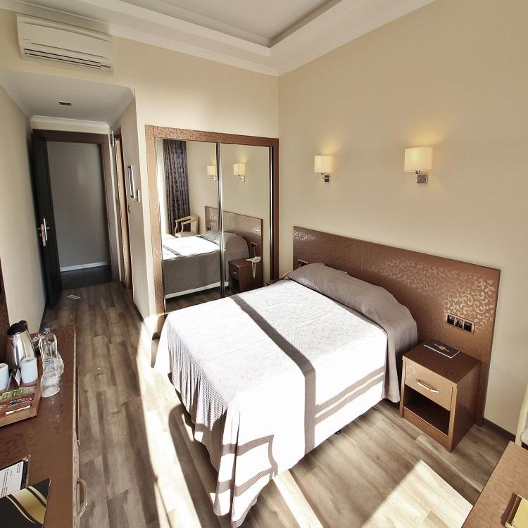 Azka Otel