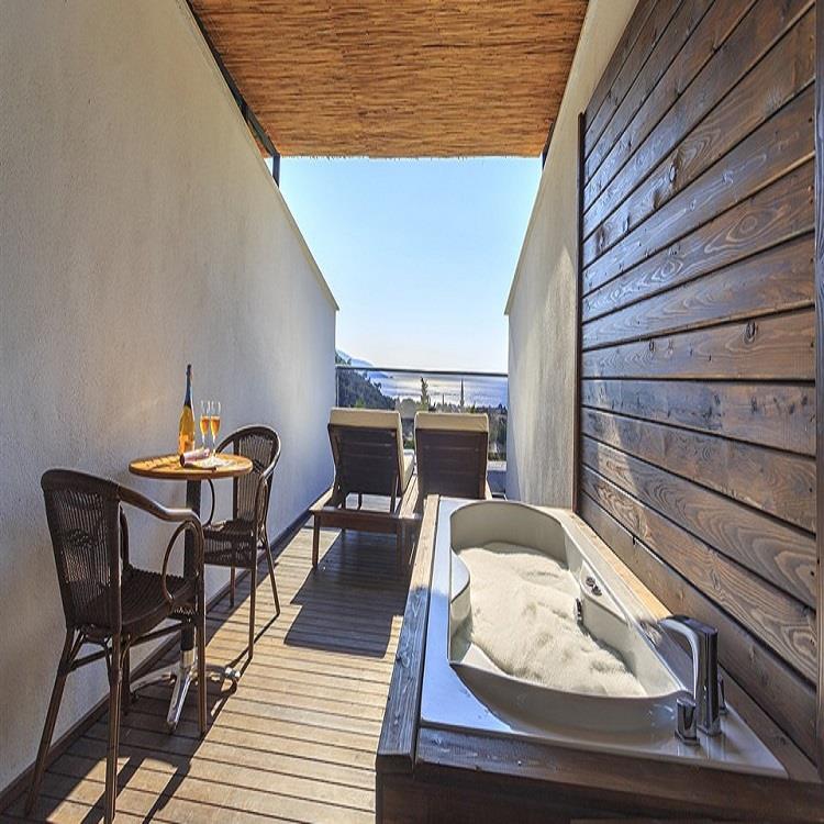 Manaspark Deluxe Hotel